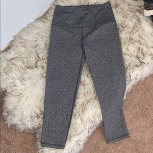 Victoria’s Secret Knockout Capris Leggings